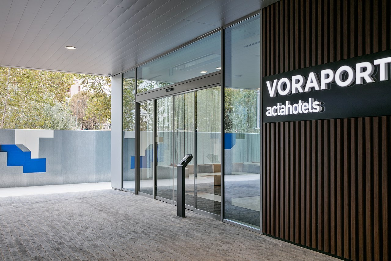 Entrada de edificio corporativo